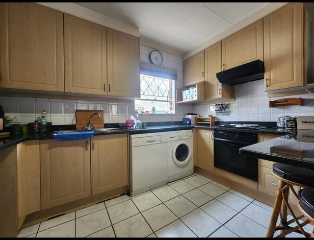 3 BEDROOM SIMPLEX FOR SALE IN MEYERSDAL